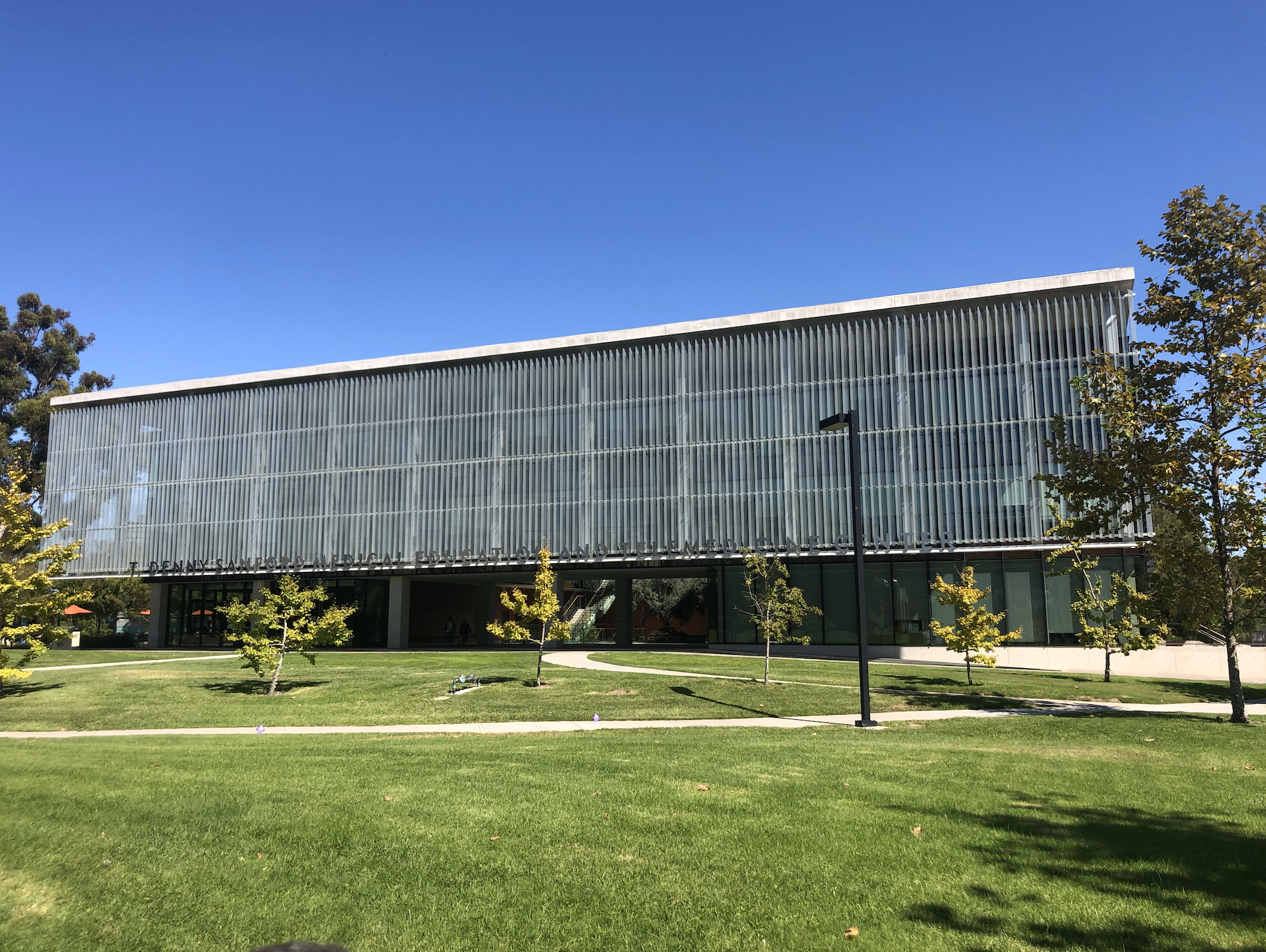 UC San Diego School of Medicine Center for the Future of Surgery building exterior
